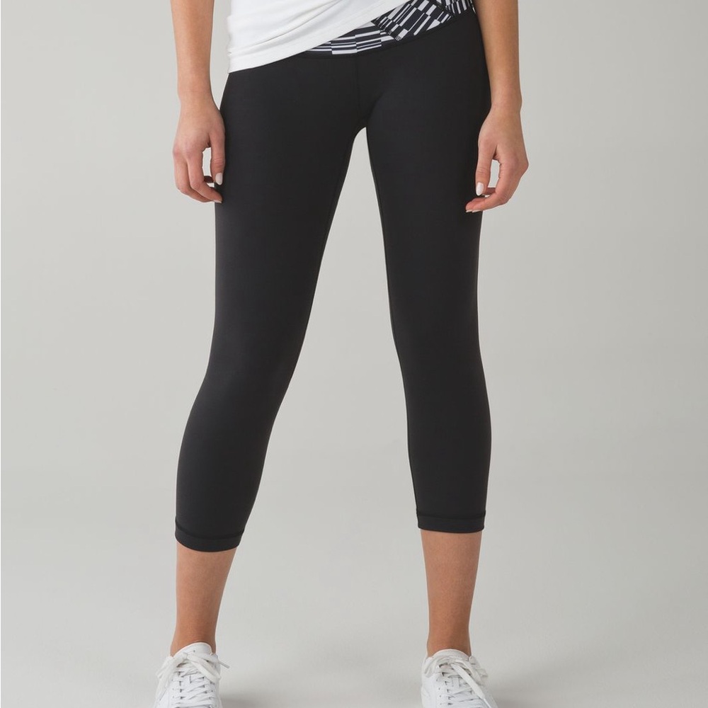Lululemon Wunder Under Crop III Black / Ying Yang Stripe White Black